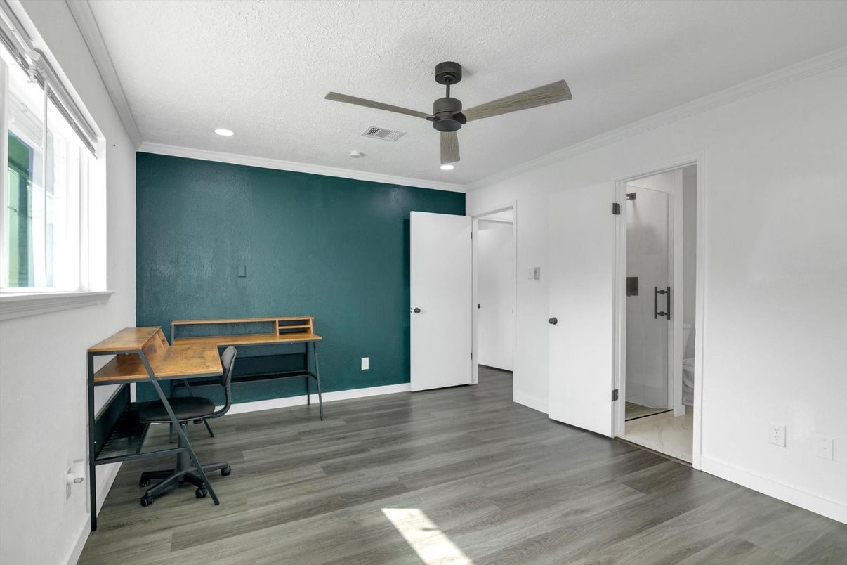 Home Office, Interior, Recessed Lighting, Wood Texture Flooring