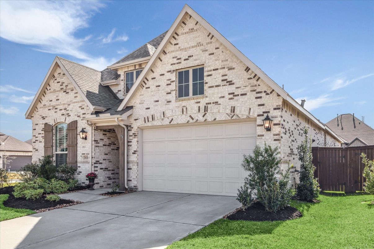 Attached, Exterior, Facade, Brick Facade, Brick Traditional