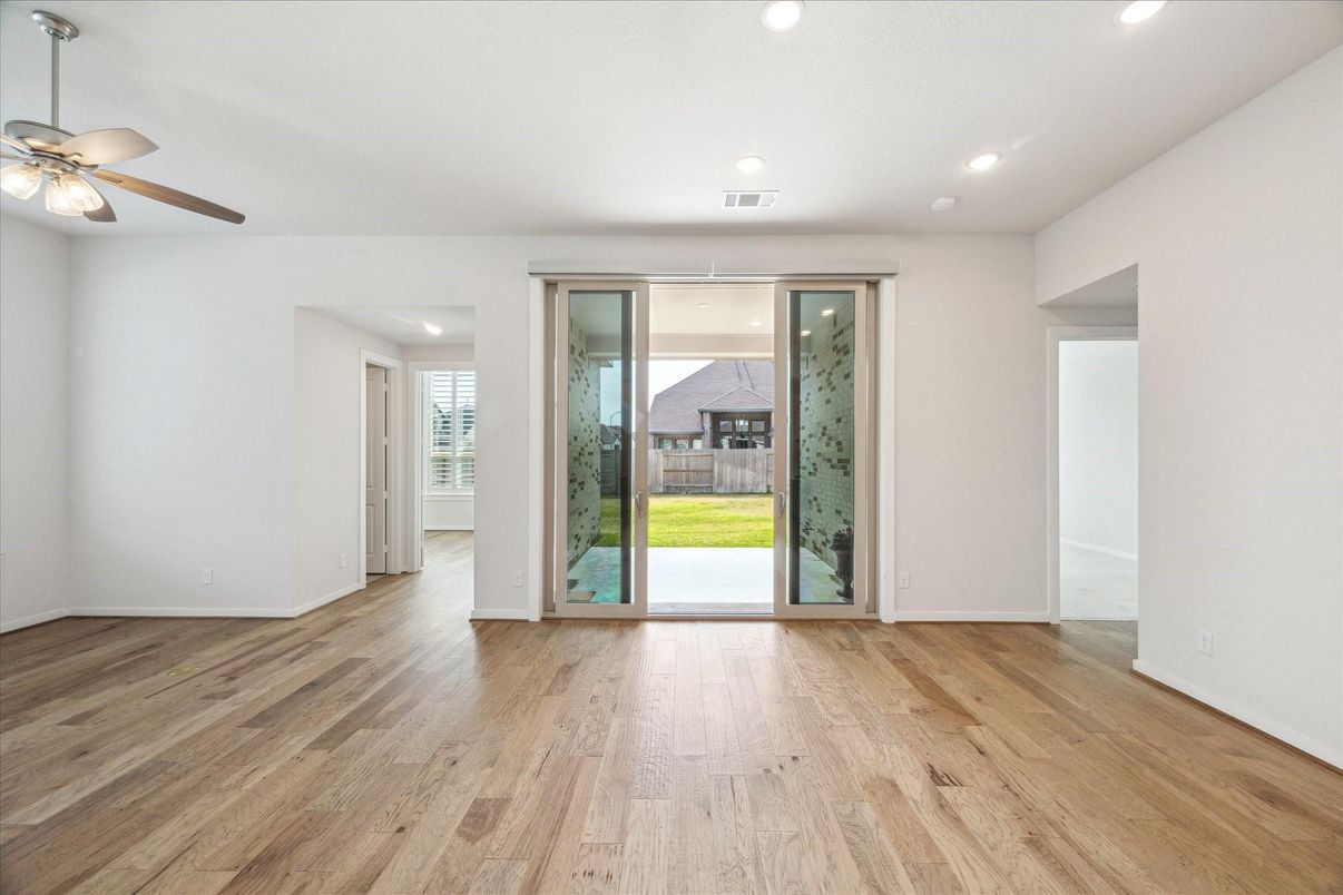 Empty room, Interior, Recessed Lighting, Wood Texture Flooring