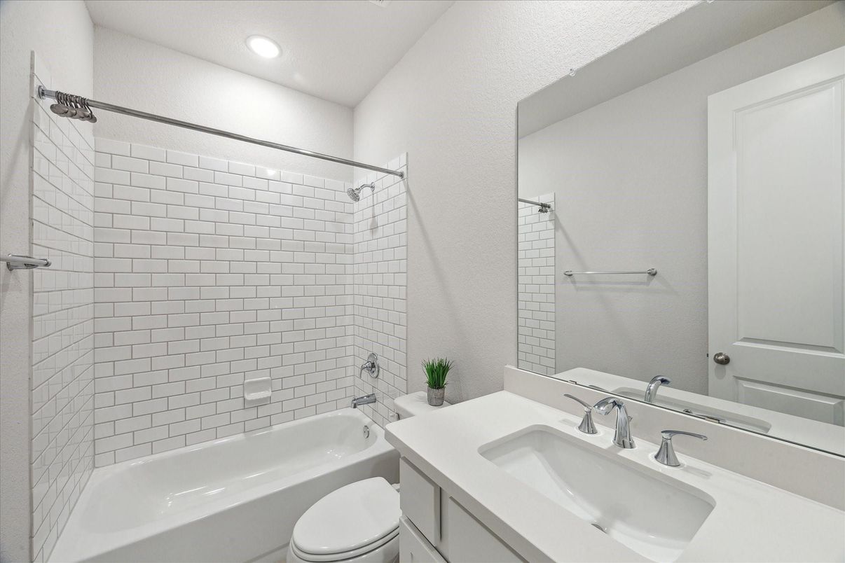 Bathroom, Dual Sink Vanities, Interior, Recessed Lighting