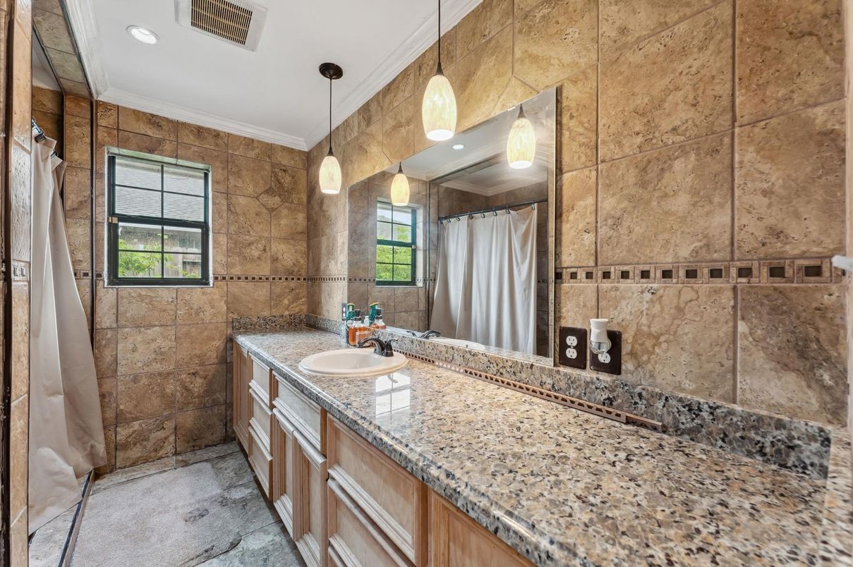 Bathroom, Interior, Pendant Lights, Recessed Lighting
