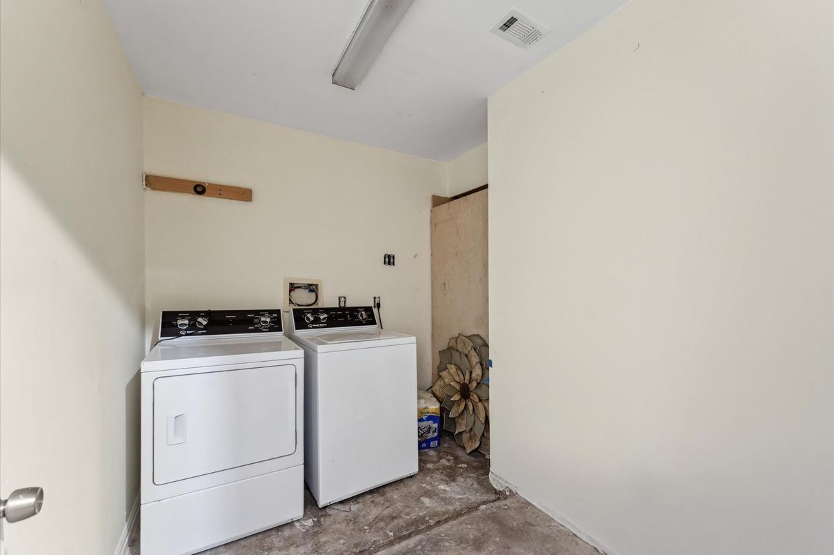 Interior, Utility Closets, Washer