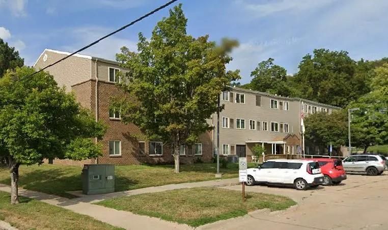 Exterior, Facade, Brick Facade, Rowhouse