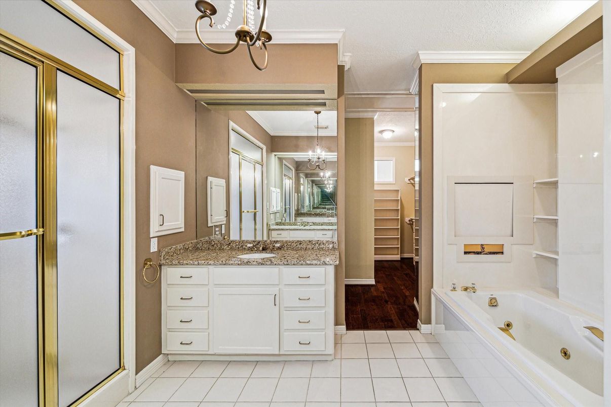 Bathroom, Dual Sink Vanities, Interior, Wood Texture Flooring