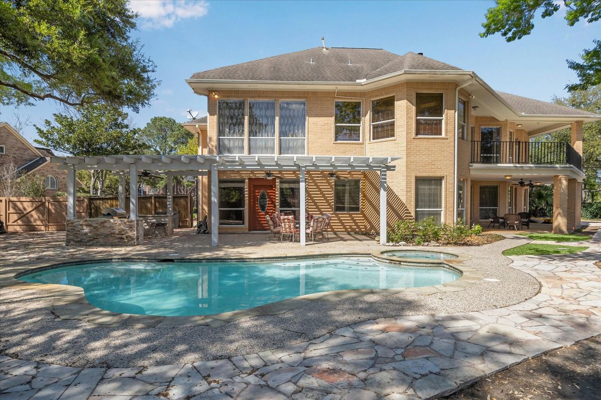Exterior, Pool