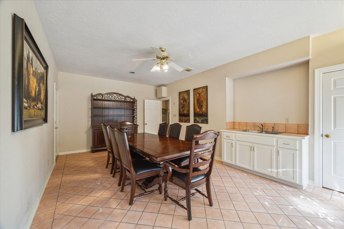 Dining room, Interior