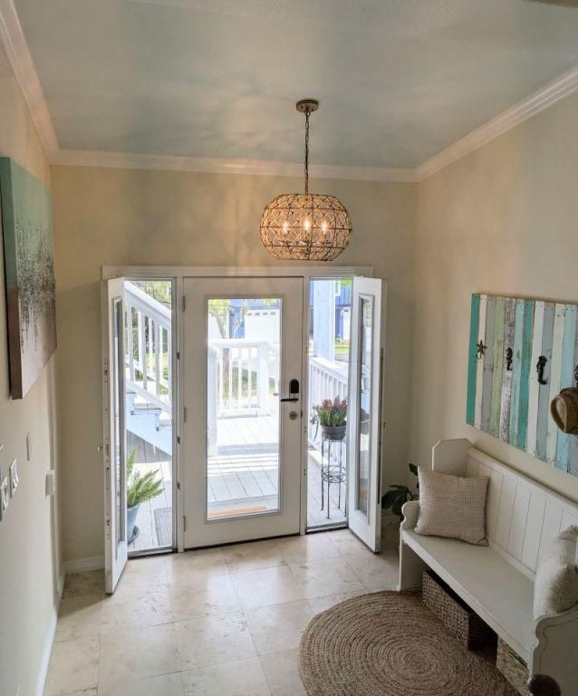 Chandelier, Interior, Pendant Lights