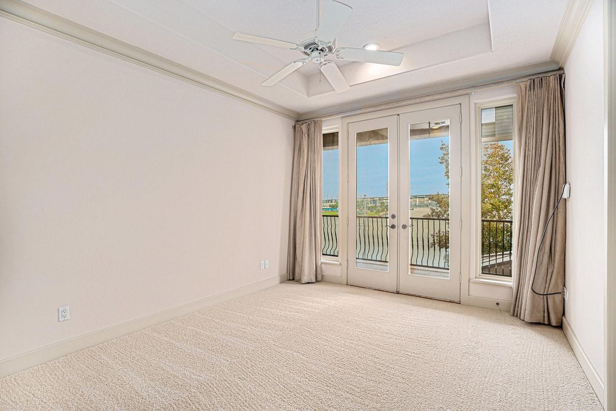 Empty room, Interior, Recessed Lighting, Water
