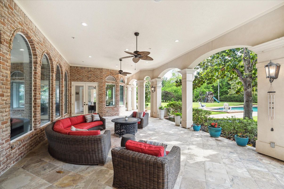 Exterior, Recessed Lighting