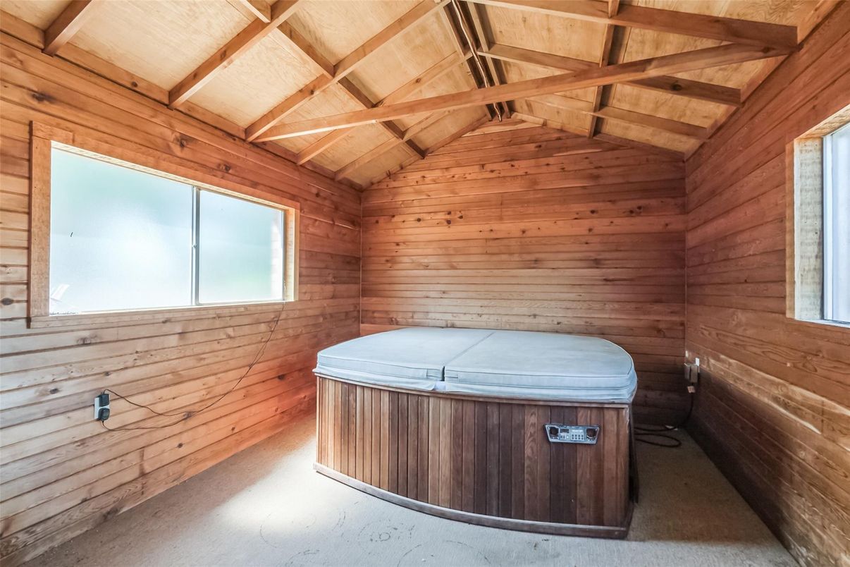 Hot Tub, Interior, Wooden Beams, Wooden Ceilings, Wooden Walls