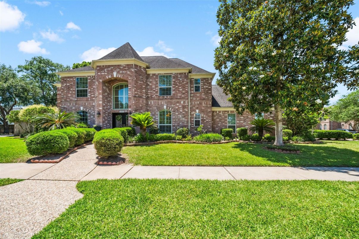 Exterior, Facade, Brick Facade, French Provincial