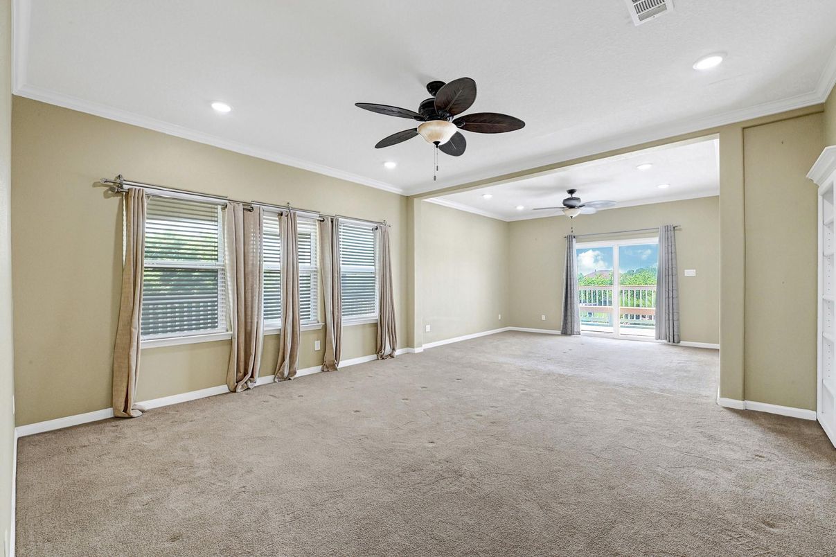 Empty room, Interior, Recessed Lighting
