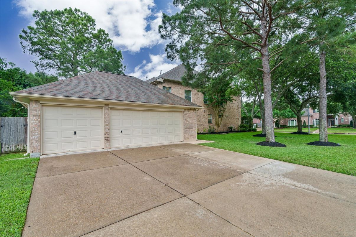 Detached Garage, Exterior