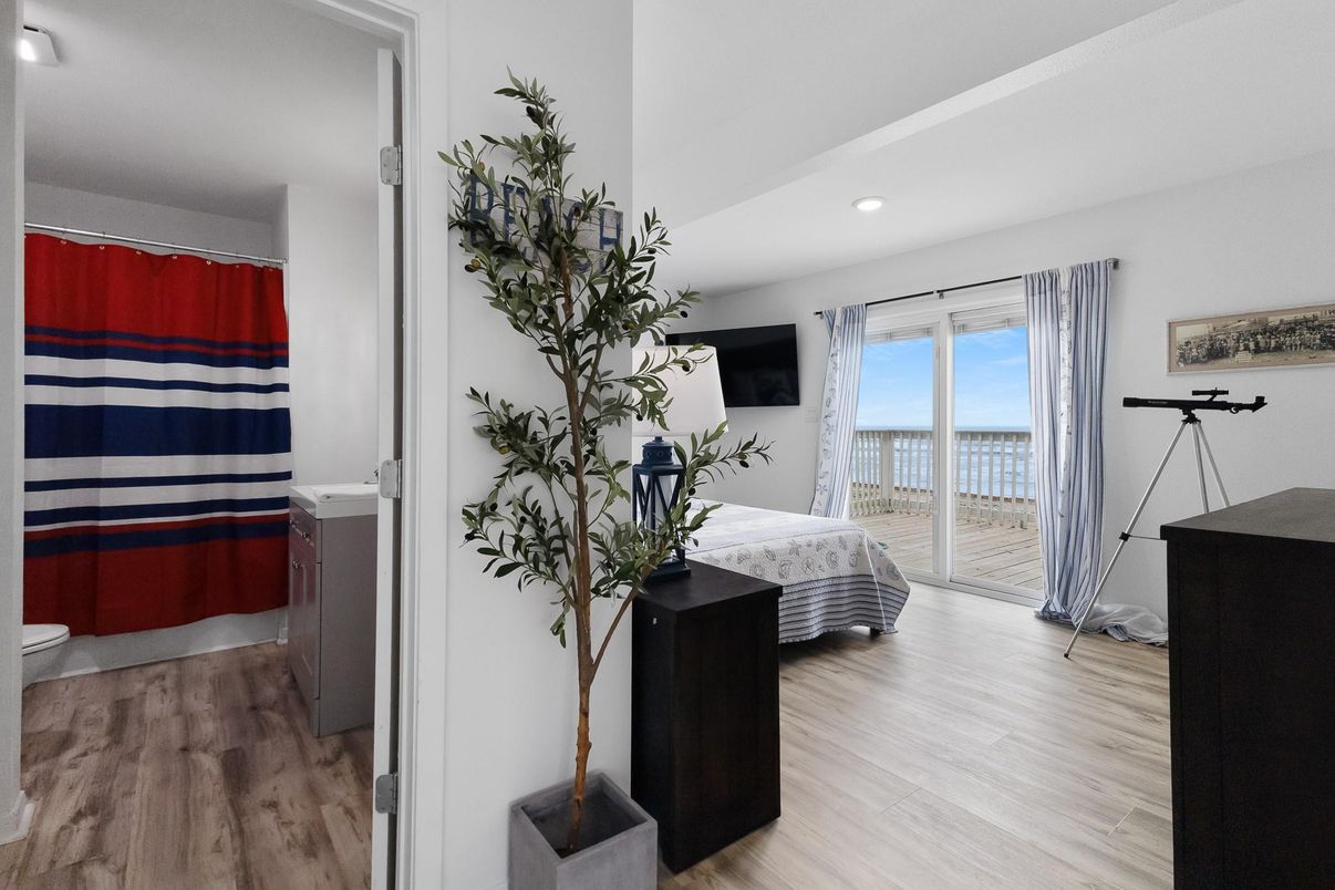 Bedroom, Interior, Recessed Lighting, Water, Wood Texture Flooring