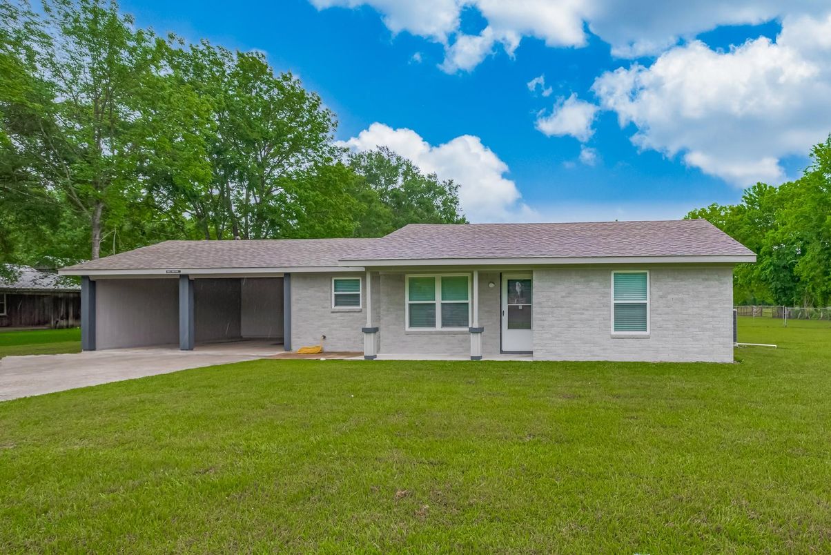 Attached, Backyard, Exterior, Facade, Ranch