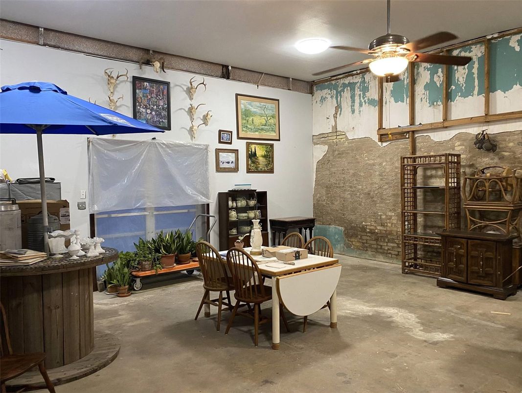Dining room, Interior