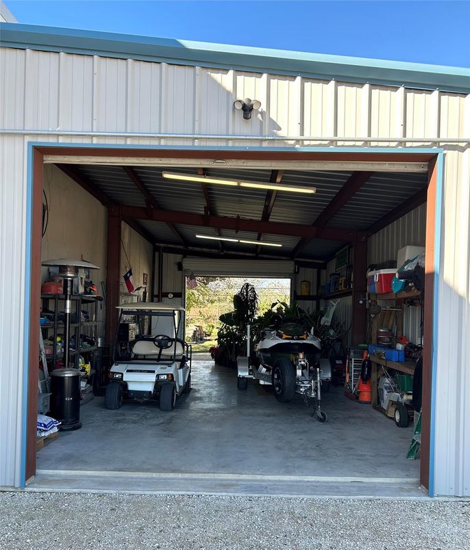 Exterior, Garage