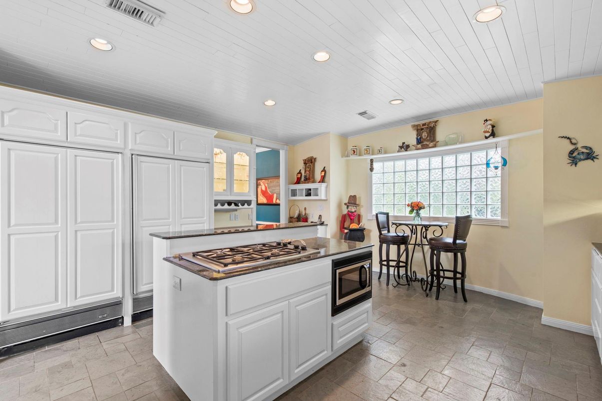 Dining room, Interior, Kitchen, Recessed Lighting