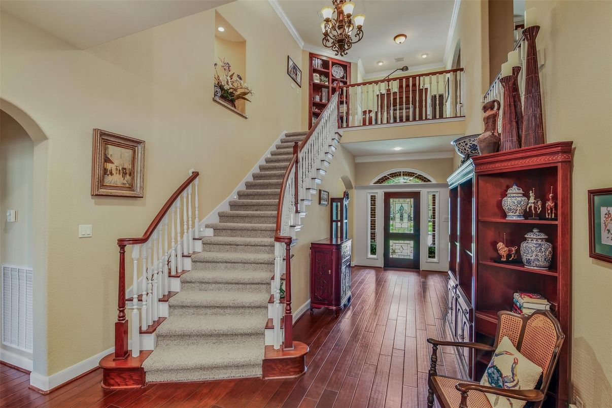 Chandelier, Interior, Recessed Lighting, Wood Texture Flooring