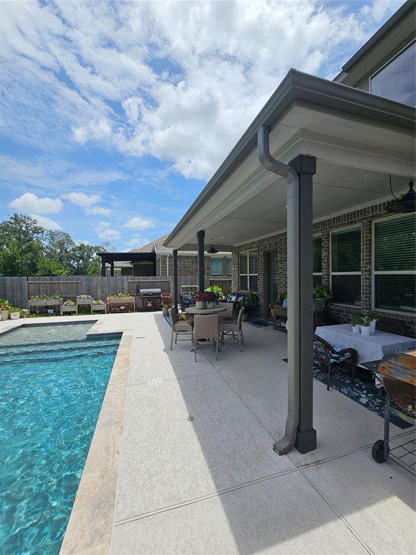 Exterior, Pool