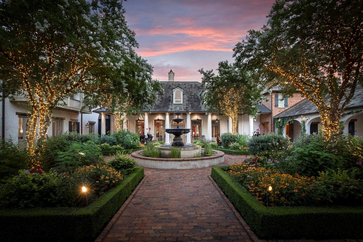 Backyard, Exterior, Facade, French Provincial