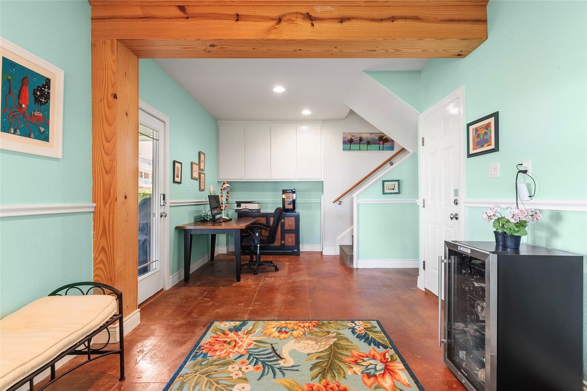 Home Office, Interior, Recessed Lighting, Wooden Beams
