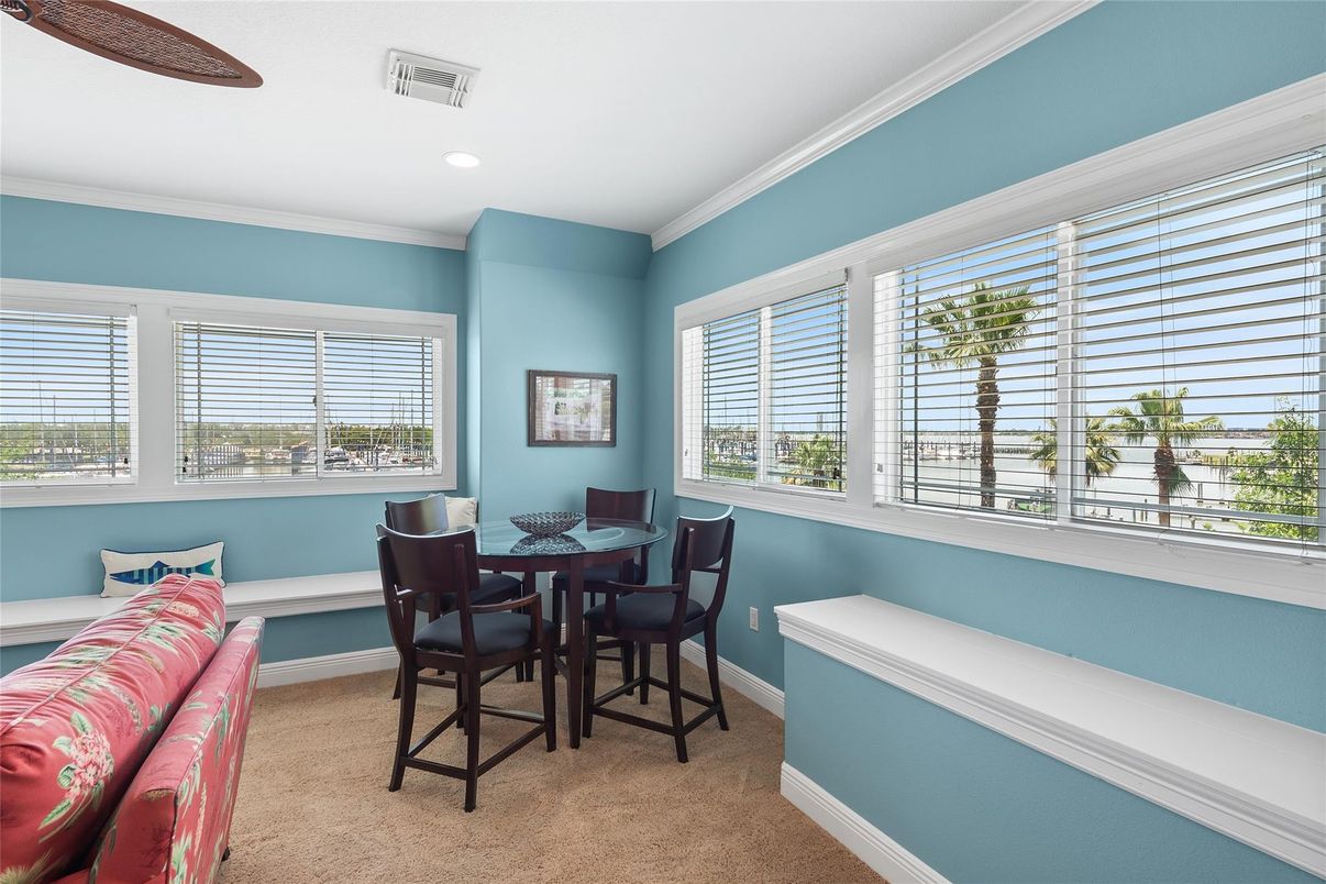 Dining room, Interior, Recessed Lighting