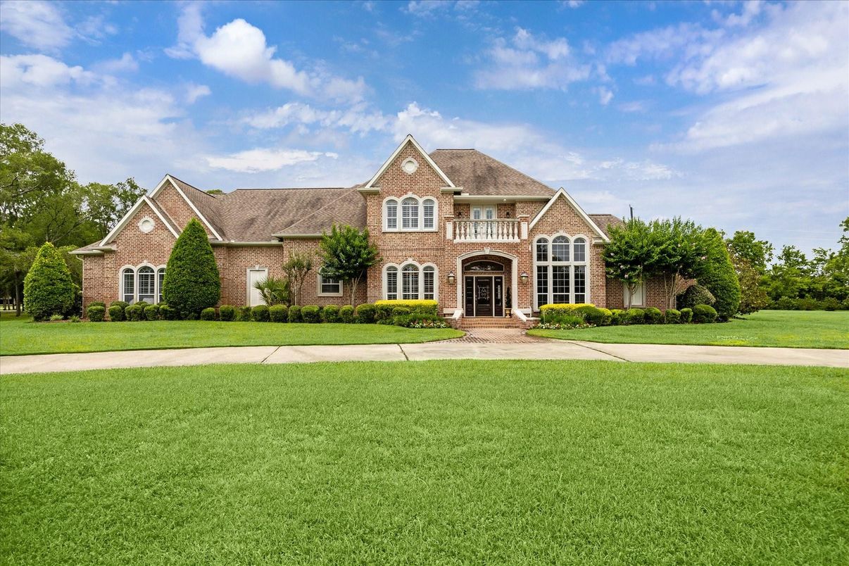 Backyard, Exterior, Facade, Brick Facade, French Provincial