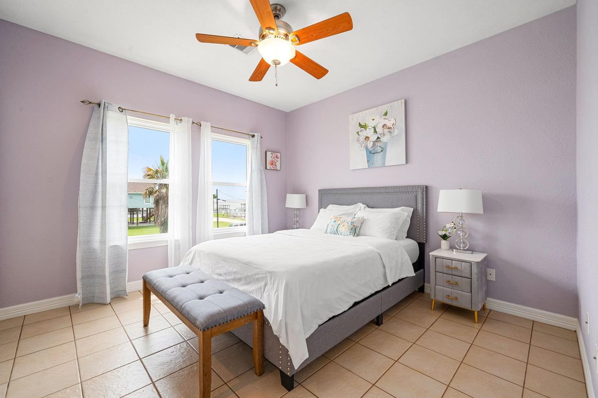 Bedroom, Interior, Water