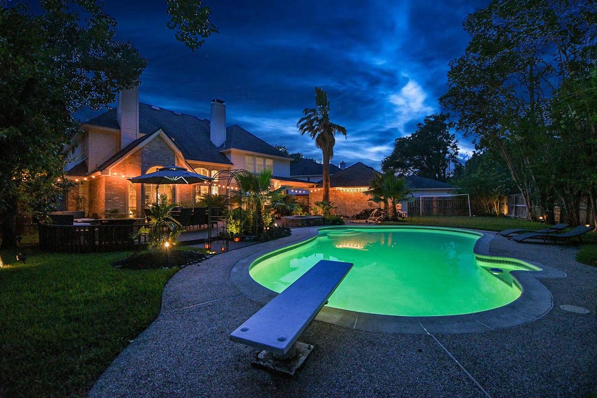 Exterior, Pool