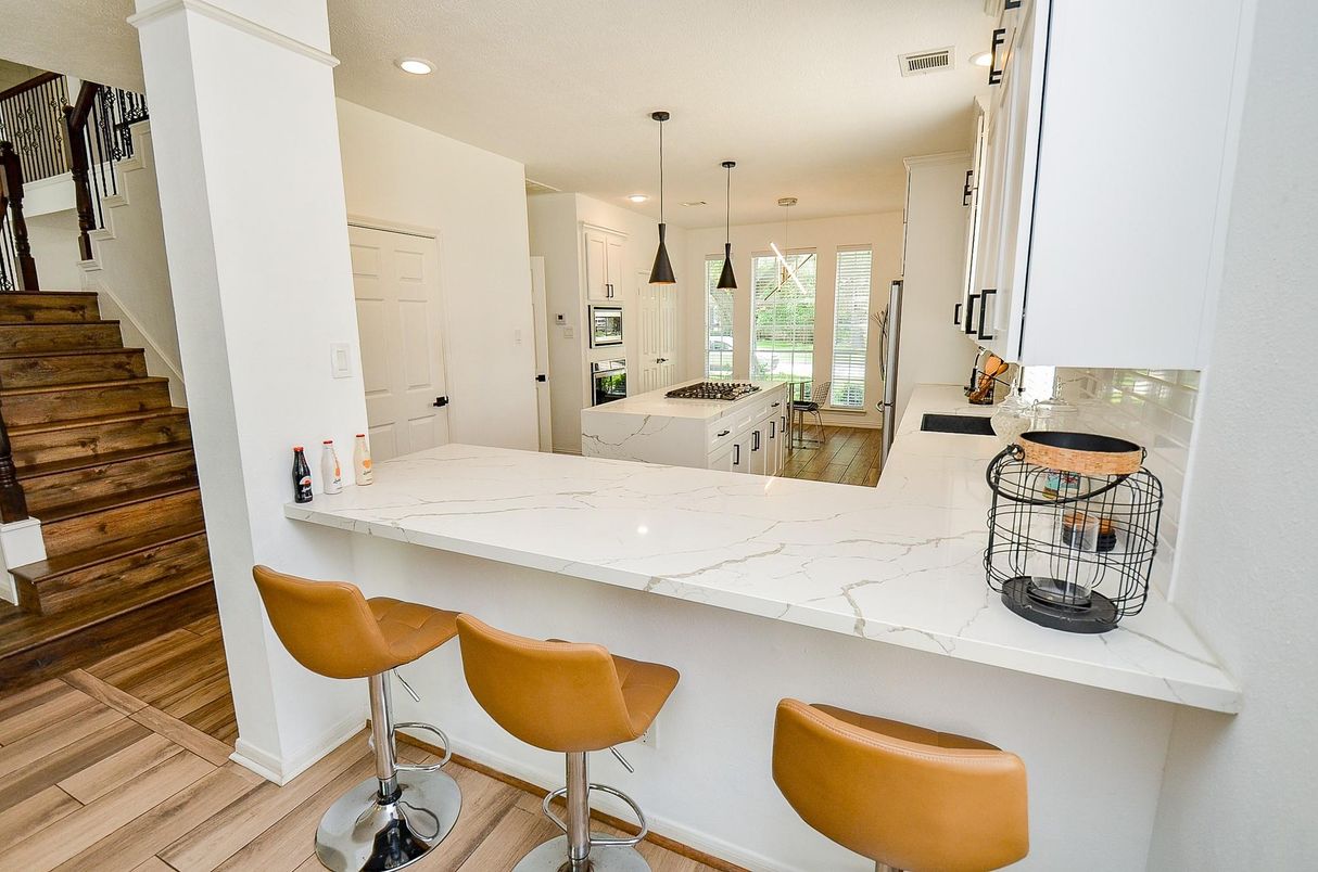 Interior, Kitchen, Pendant Lights, Recessed Lighting, Wood Texture Flooring