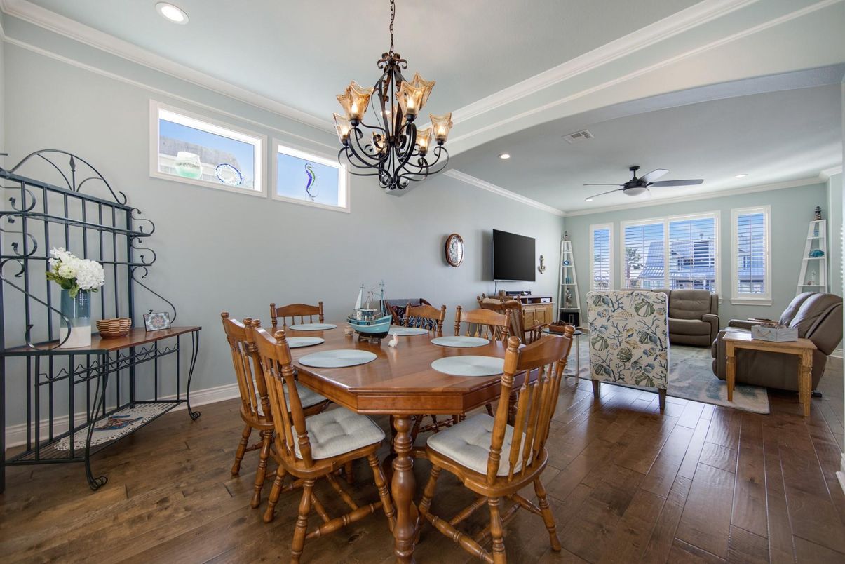 Chandelier, Dining room, Interior, Living room, Recessed Lighting, Wood Texture Flooring