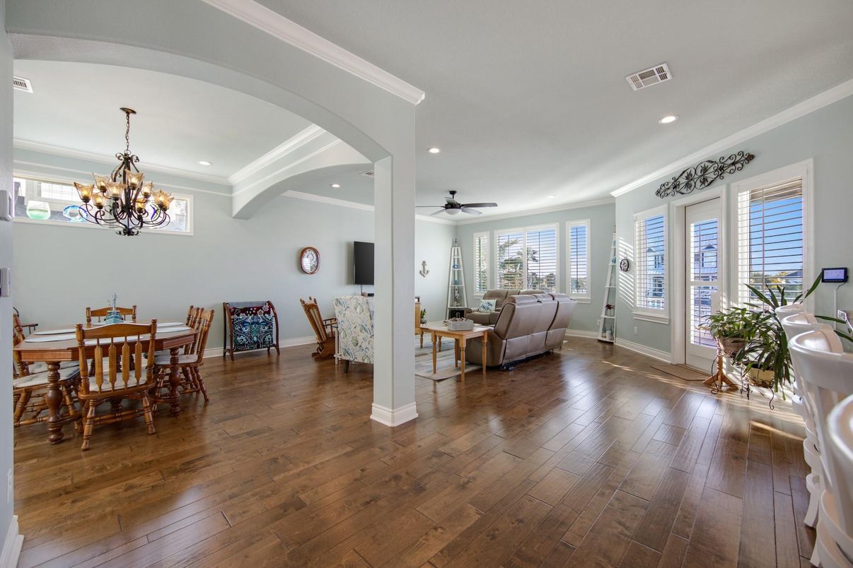 Chandelier, Dining room, Interior, Living room, Recessed Lighting, Wood Texture Flooring