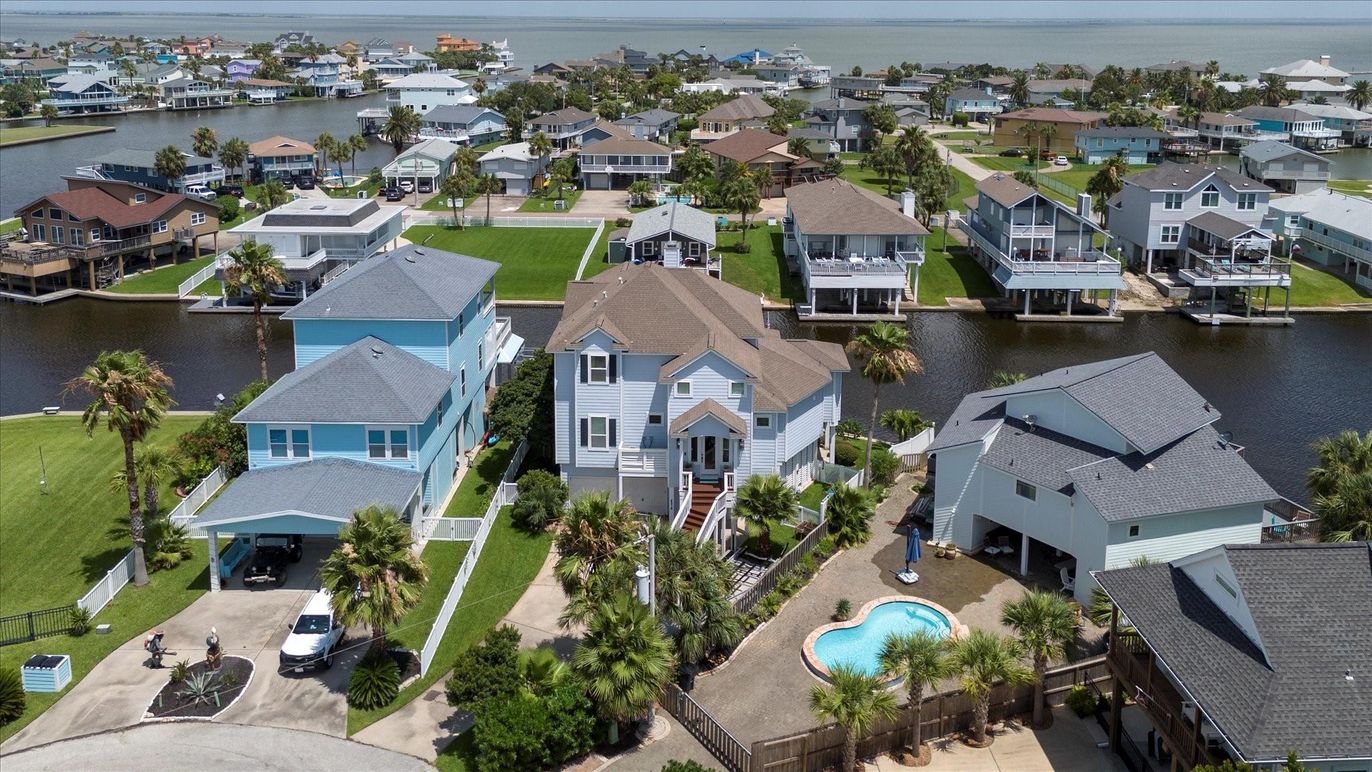 Exterior, Drone