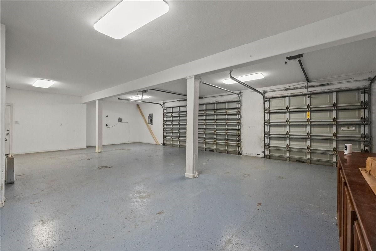 Garage, Interior