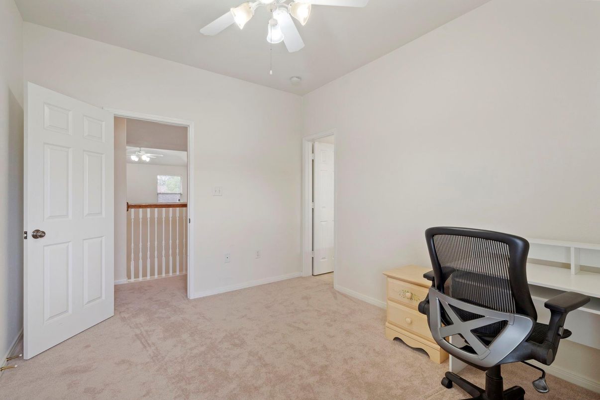 Home Office, Interior