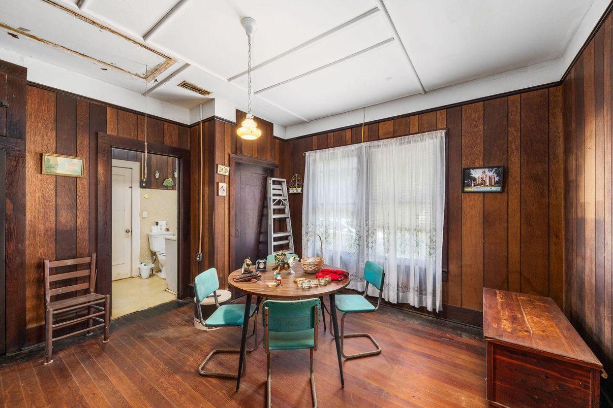 Bathroom, Dining room, Interior, Pendant Lights, Wood Texture Flooring, Wooden Walls
