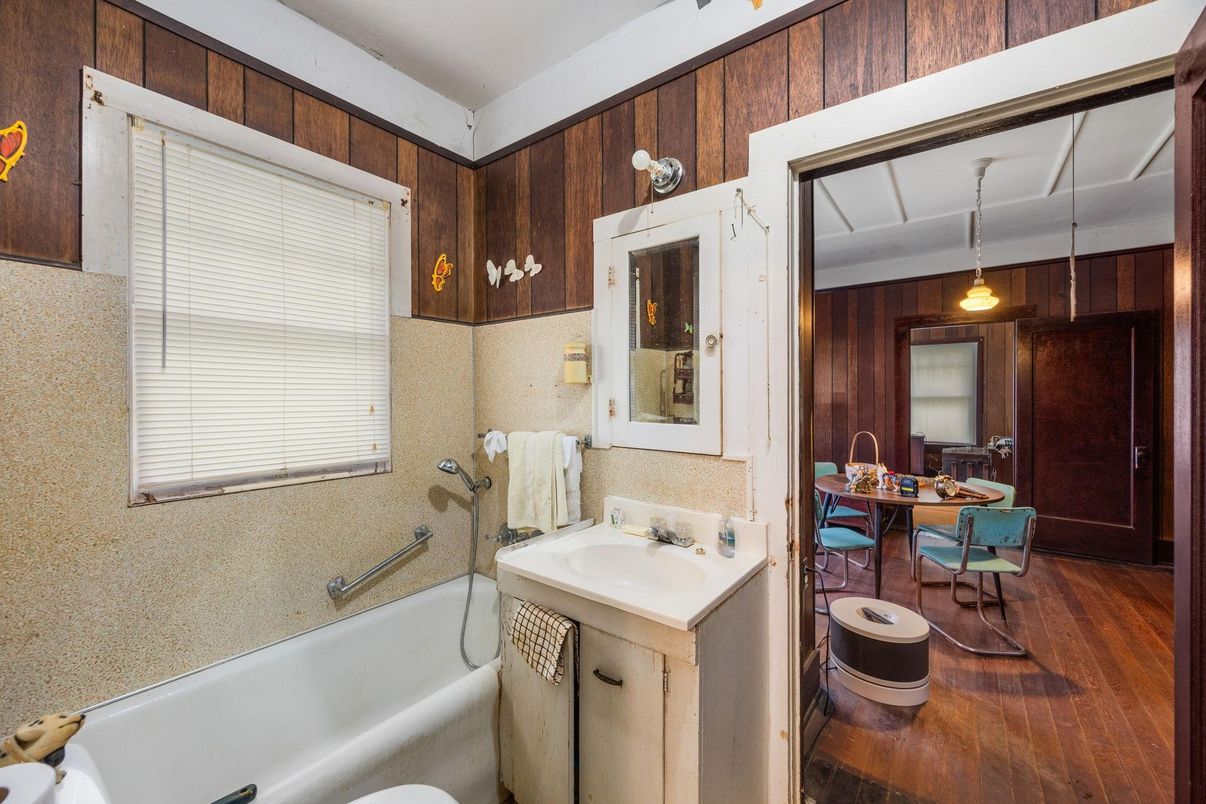 Bathroom, Dining room, Interior, Pendant Lights, Wood Texture Flooring, Wooden Walls