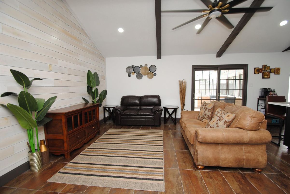 Interior, Living room, Recessed Lighting, Wooden Beams, Wood Texture Flooring