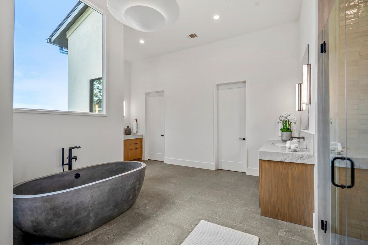 Bathroom, Free Standing Baths, Glass Shower, Interior, Recessed Lighting