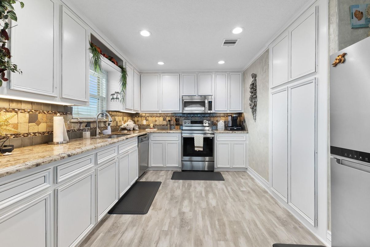 Interior, Kitchen, Recessed Lighting, Wood Texture Flooring