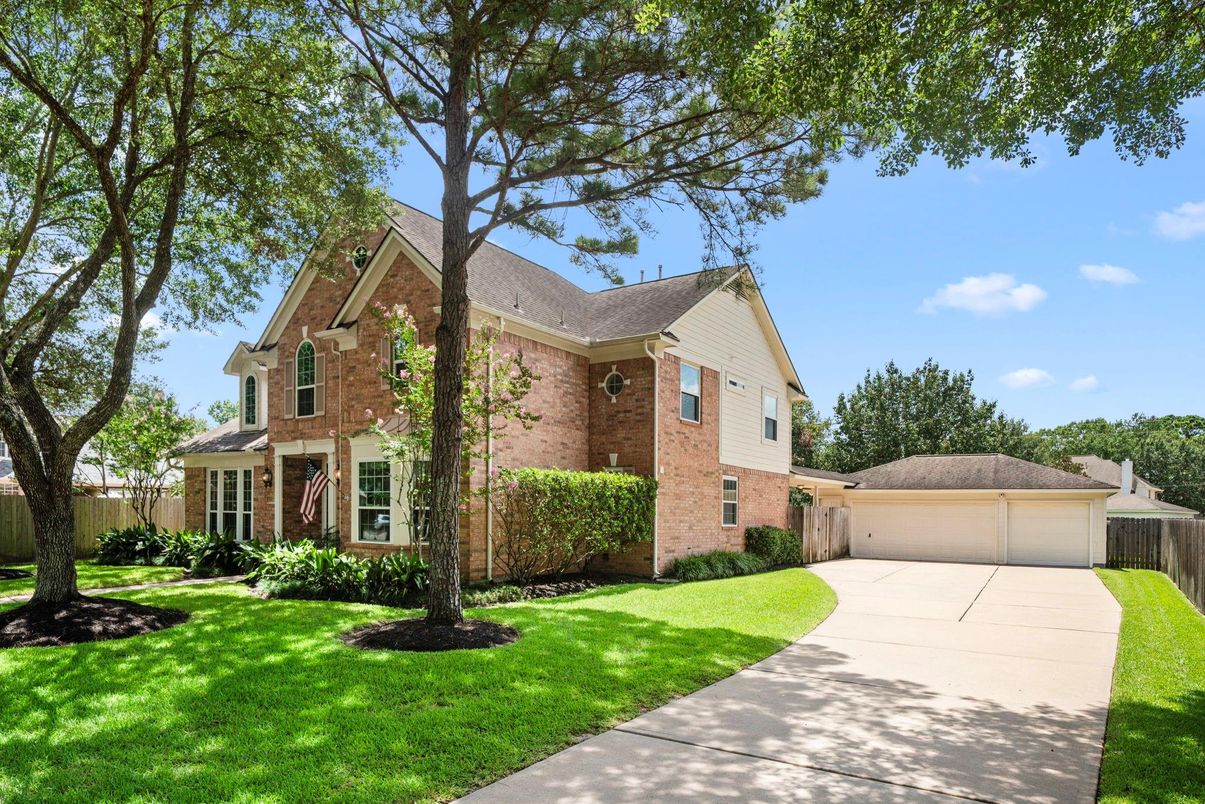 Detached Garage, Exterior, Facade, Brick Facade, Brick Traditional