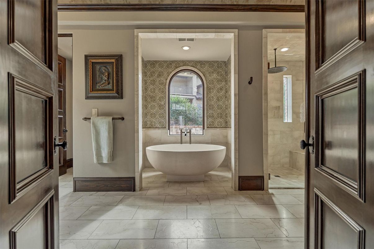 Bathroom, Free Standing Baths, Interior, Marble, Recessed Lighting