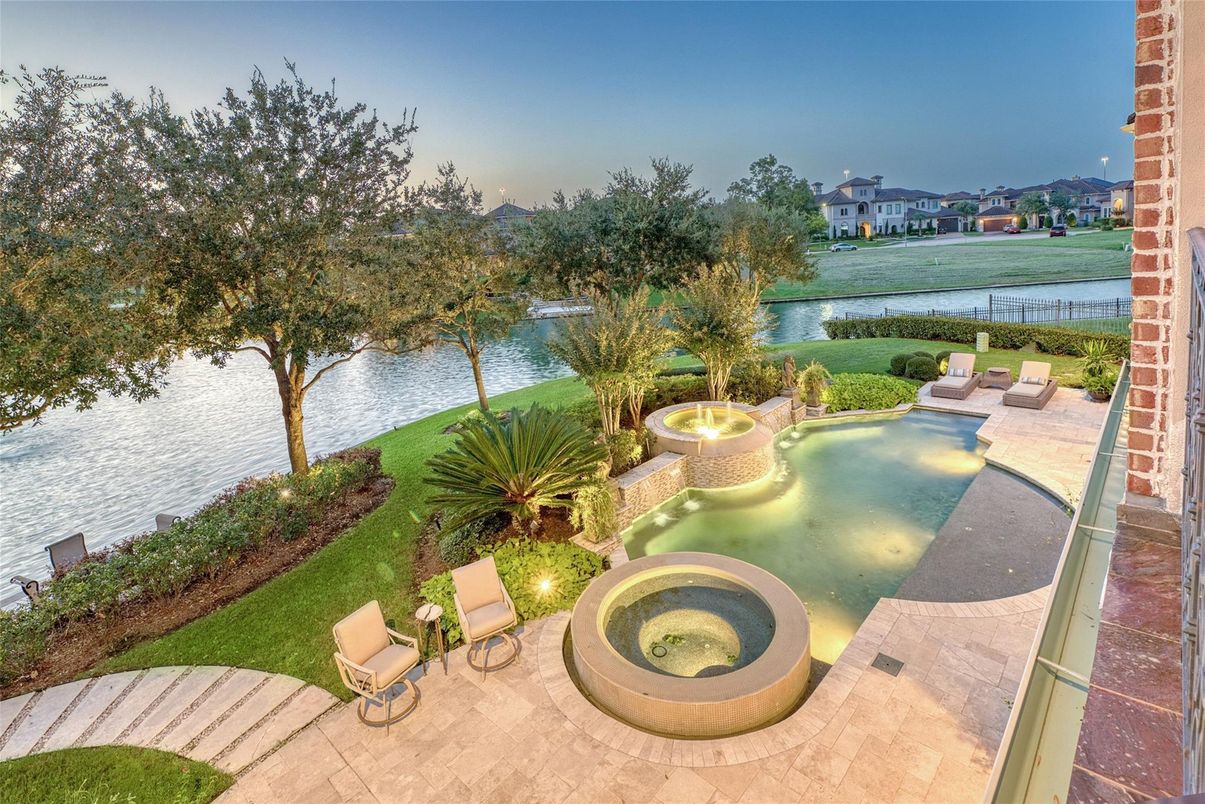 Exterior, Pool, Water
