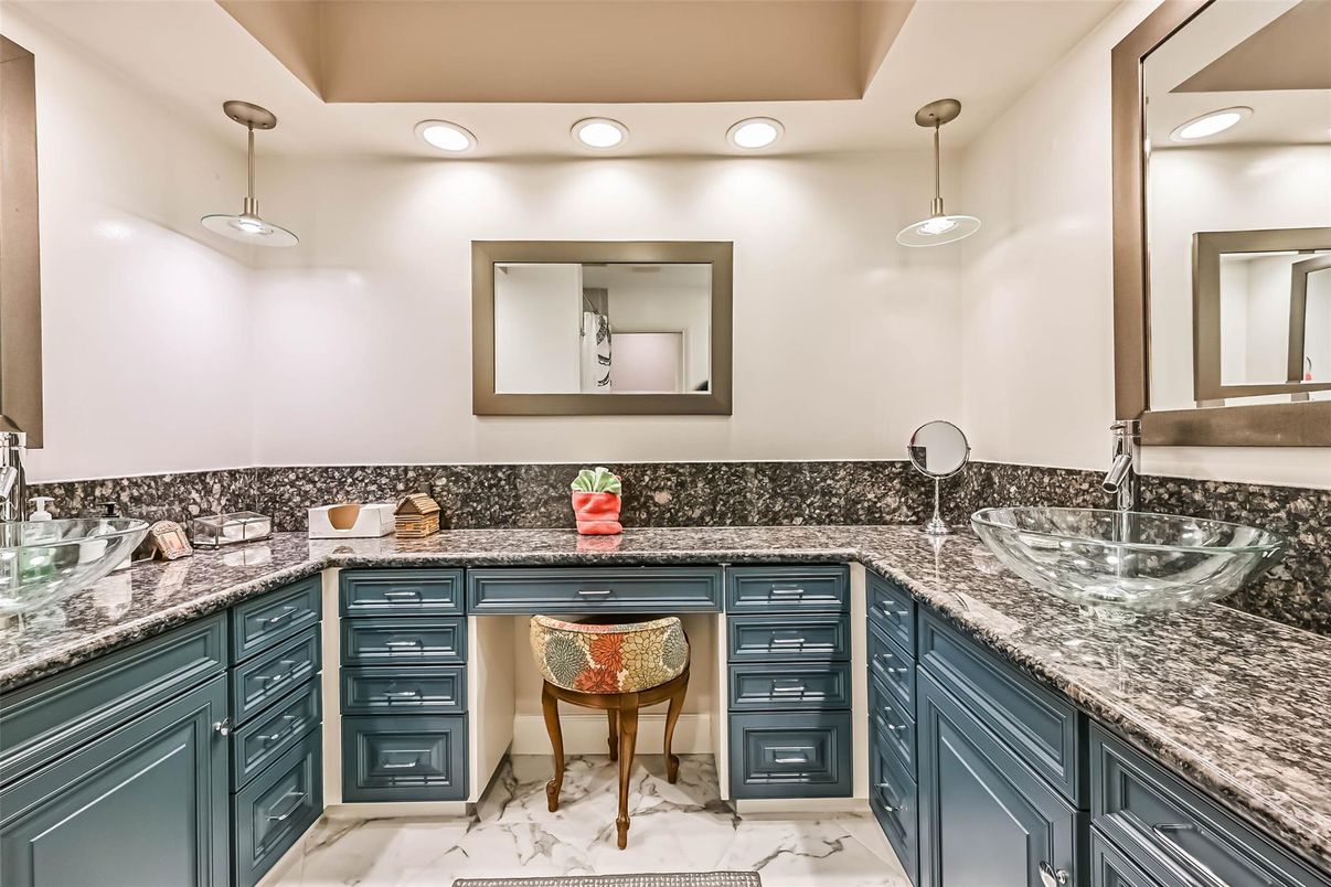 Bathroom, Dual Sink Vanities, Interior, Marble, Pendant Lights, Recessed Lighting