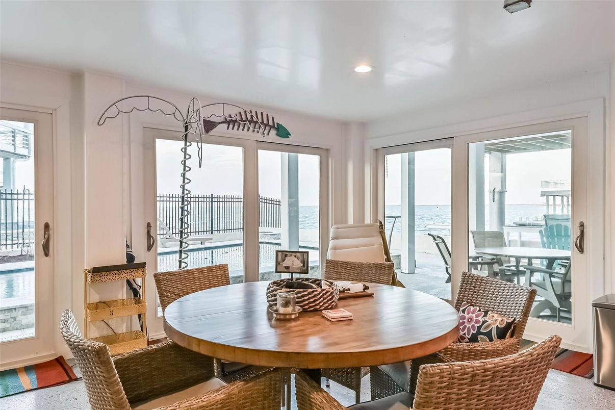 Dining room, Interior, Recessed Lighting, Water