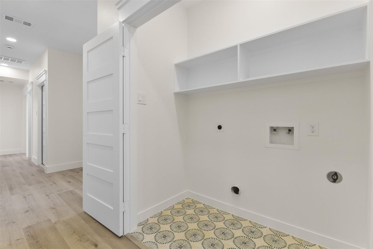 Interior, Recessed Lighting, Wood Texture Flooring