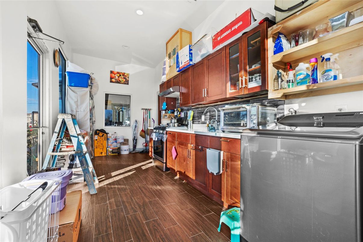 Interior, Kitchen, Recessed Lighting, Wood Texture Flooring