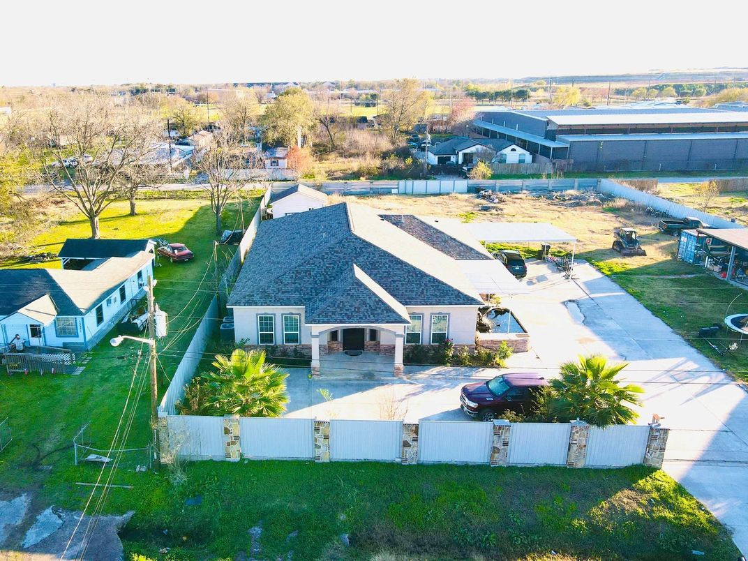 Exterior, Drone