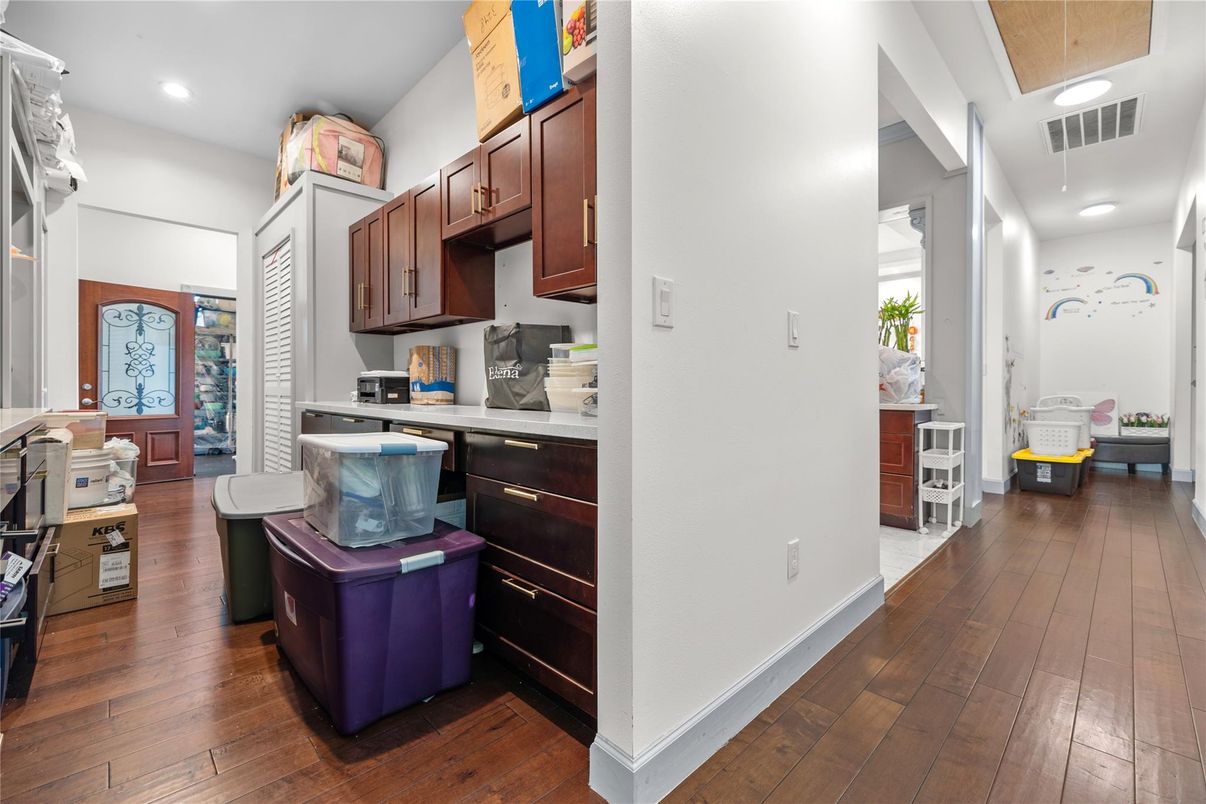 Interior, Kitchen, Recessed Lighting, Wood Texture Flooring